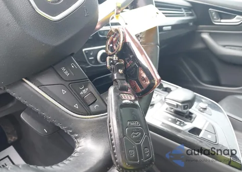 2019 Audi Q7 55 Premium z USA, uszkodzony, nr VIN WA1VAAF76KD000796